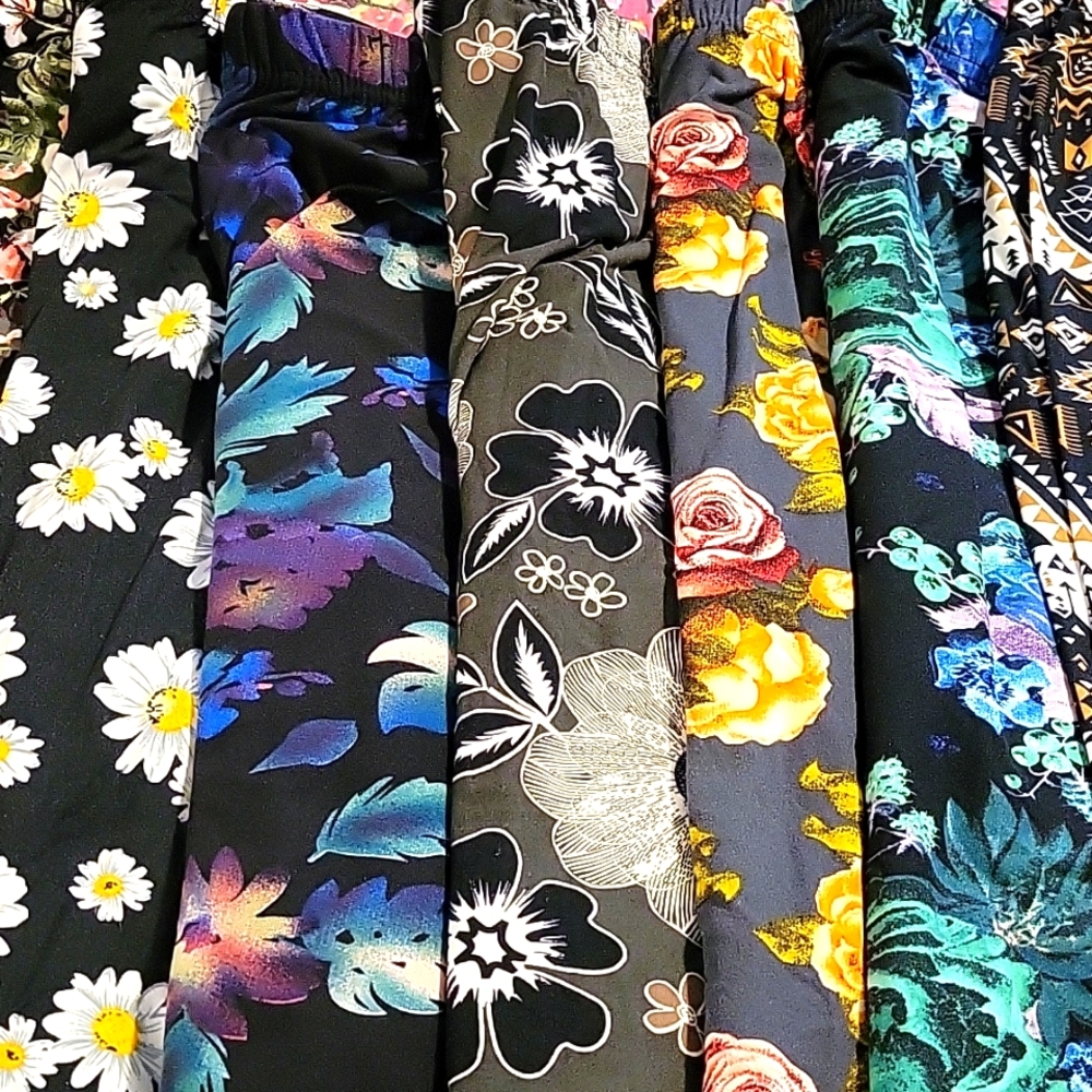 Lot of leggings size Large EUC